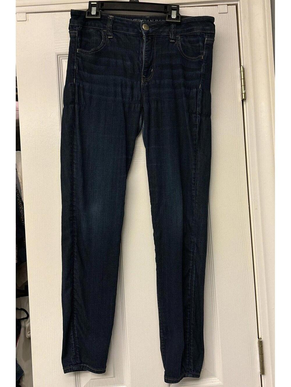 American Eagle Super Stretch Jegging Woman’s Size 10 Medium Wash. Casual